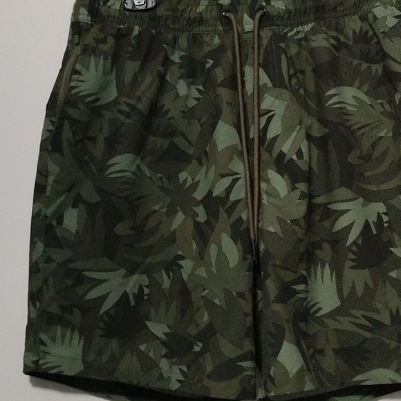 GoodFellow Men's swimming shorts size M - Picture 2 of 15